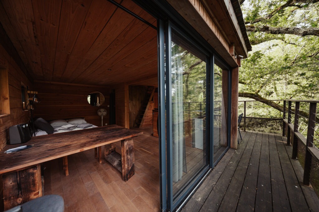 découvrez notre cabane dans un arbre, séjour insolite au domaine de belloc